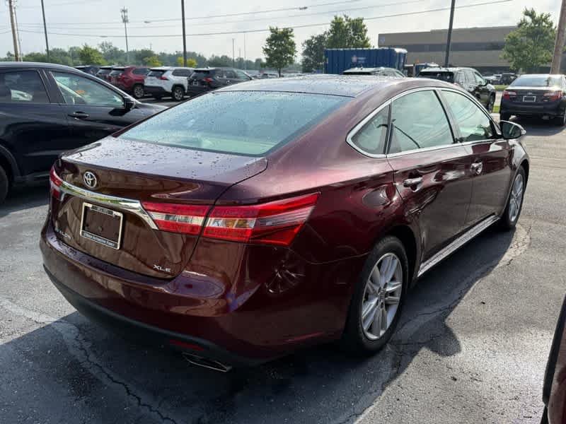Used 2013 Moulin Rouge Mica Toyota XLE image 4