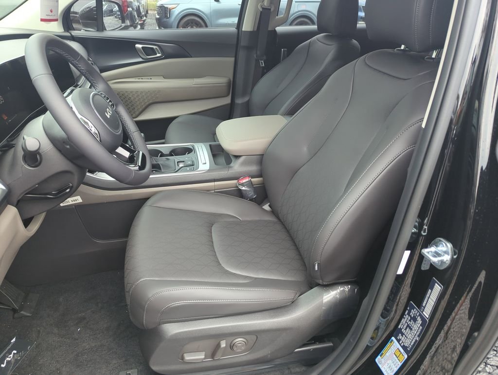 New 2026 Aurora Black Pearl Kia LXS image 12