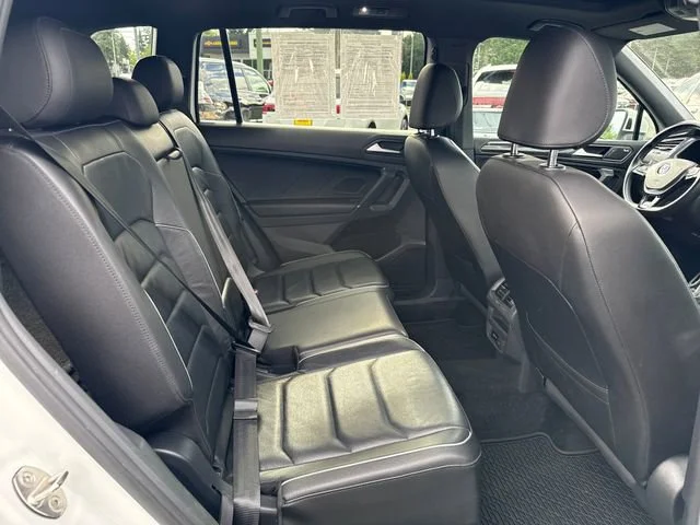 Used 2020  Volkswagen SEL Premium R-Line image 10
