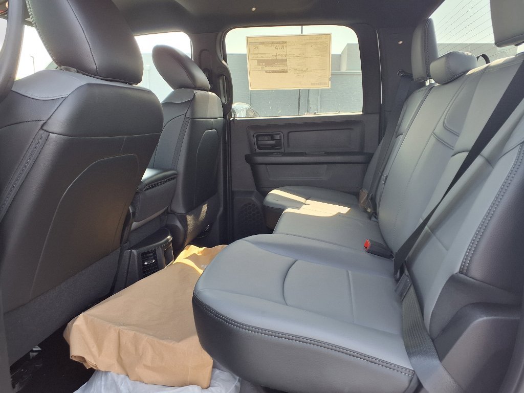 2025 RAM 3500 Chassis Tradesman - Photo 17