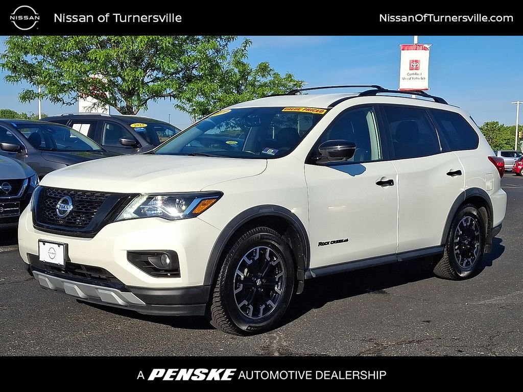 2019 Nissan Pathfinder SL 4WD's photo