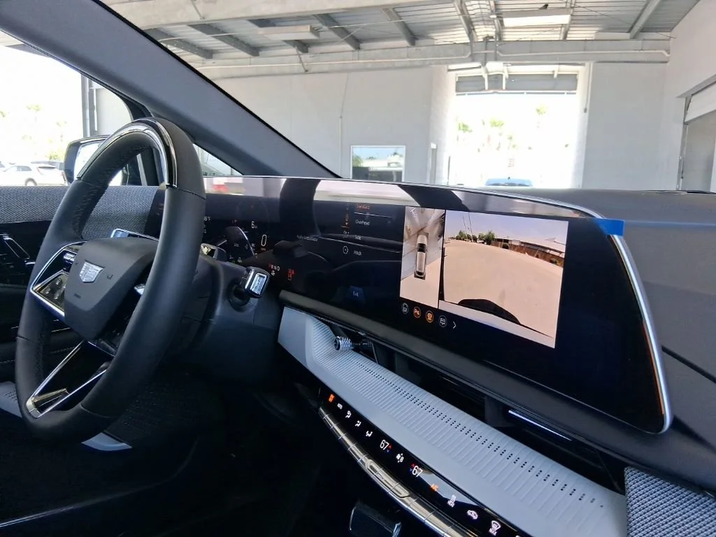 2026 Cadillac OPTIQ Sport - Photo 16