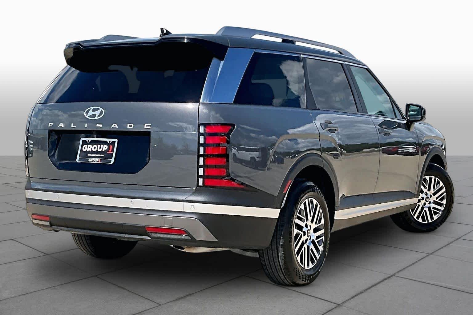 Used 2026 Ecotronic Gray Pearl Hyundai SEL 7P image 13