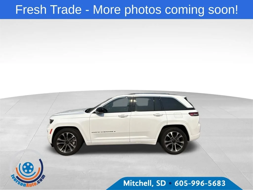 2023 Jeep Grand Cherokee Overland 4x4's photo