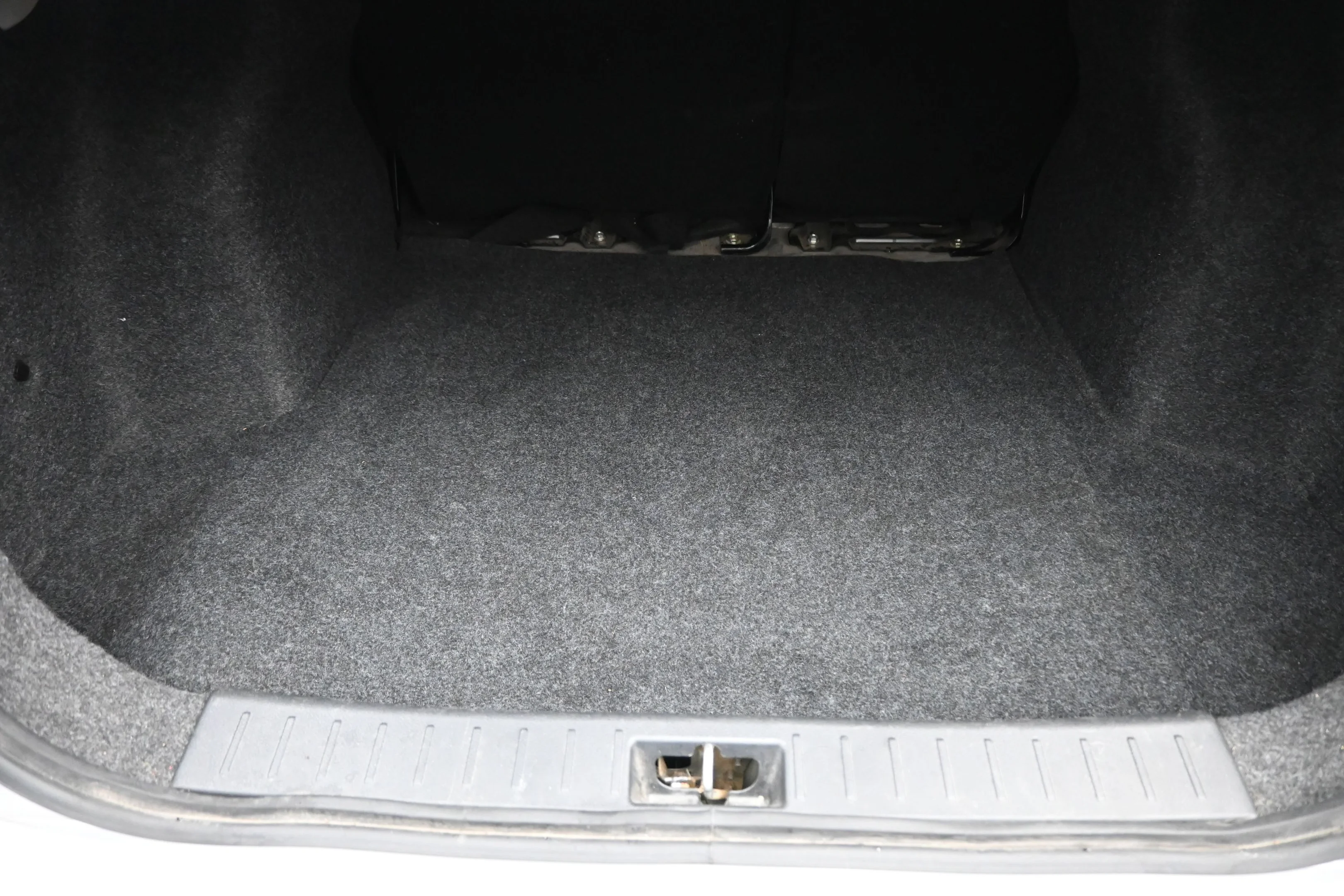 Used 2025 Brilliant Silver Metallic Nissan SV image 24