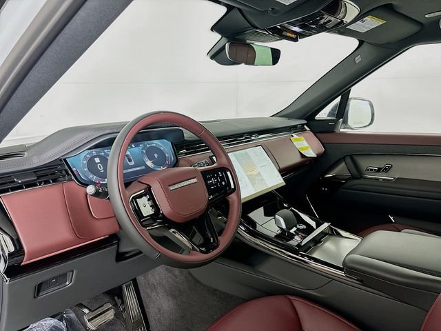 Used 2026  Land Rover Dynamic SE image 9