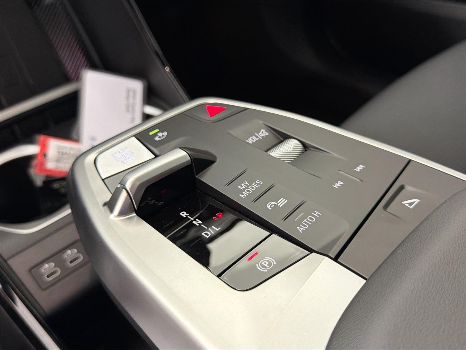 New 2026 Space Silver Metallic BMW xDrive28i image 31