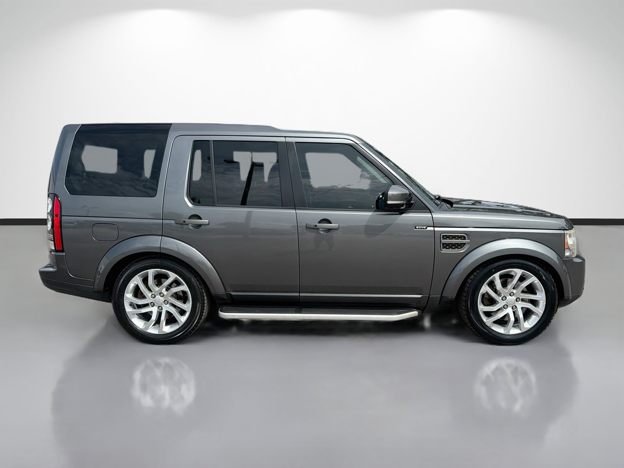 Used 2016 Gray Land Rover HSE image 6
