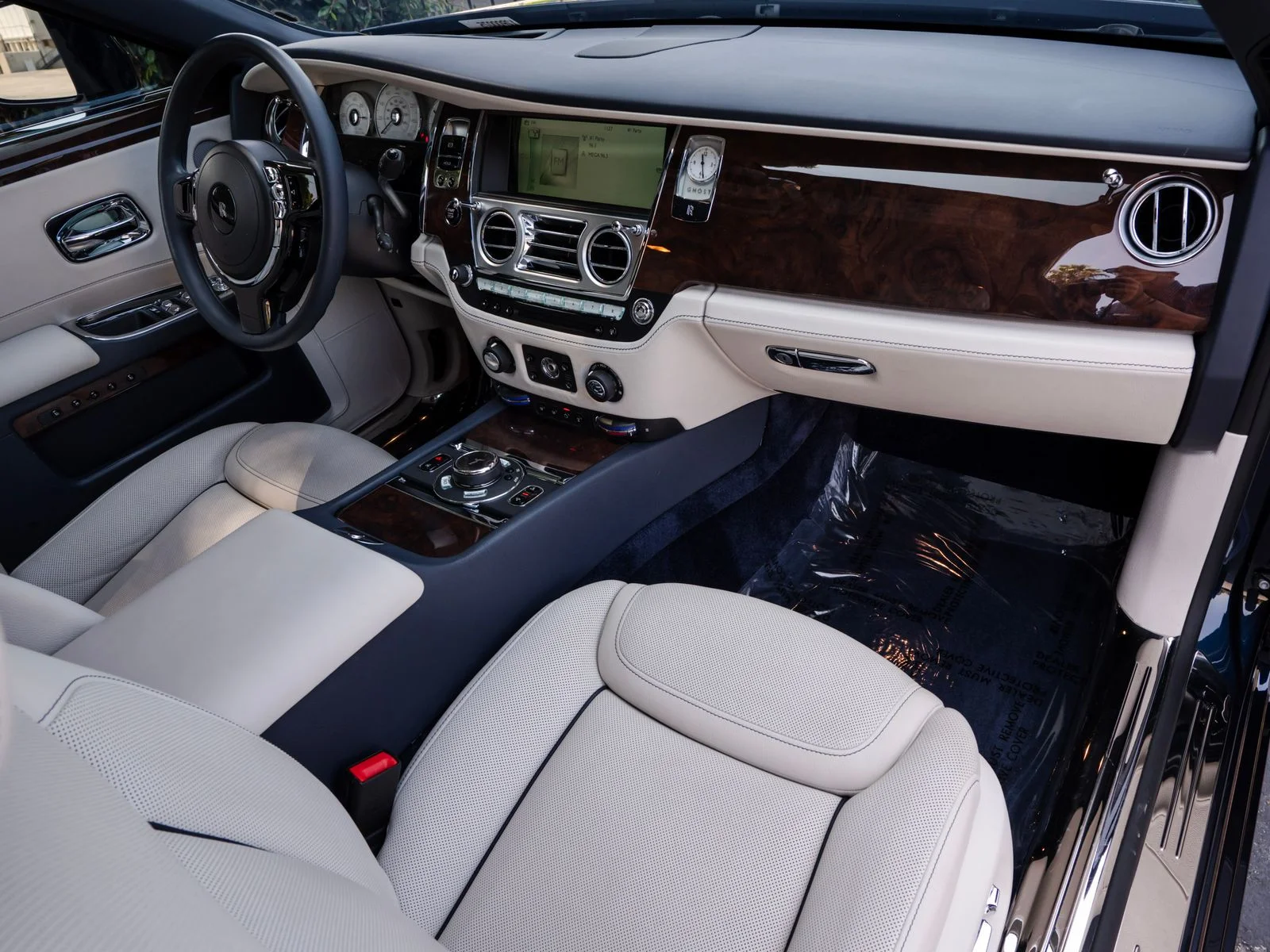 Certified Used 2016 Midnight Sapphire Rolls-Royce  image 30