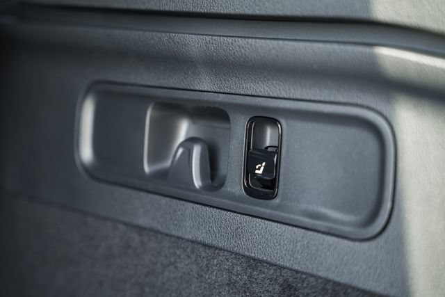 New 2026 Polar White Mercedes-Benz GLC 300 image 59