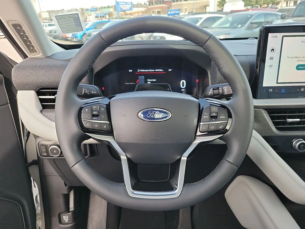 New 2026 Star White Metallic Tri-Coat Ford Platinum™ image 20