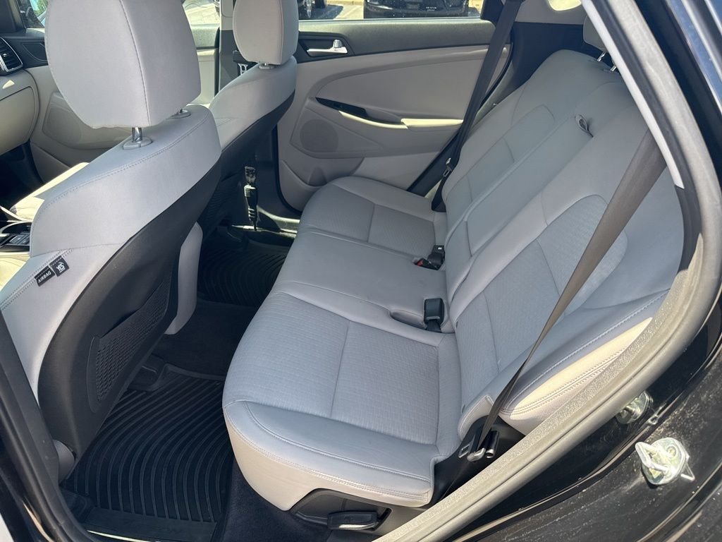 Used 2021 Black Hyundai SE image 11
