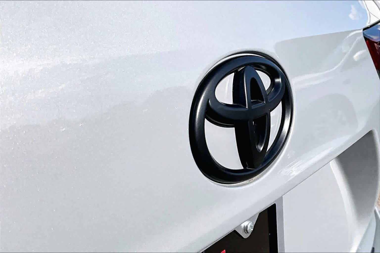 Used 2025 Cement Toyota XSE image 31