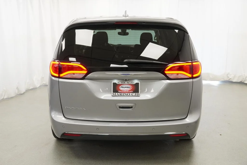 Used 2019 Silver Chrysler Touring Plus image 17
