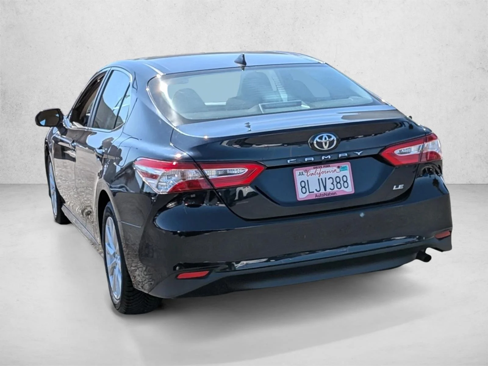 Used 2019 Galactic Aqua Mica Toyota LE image 8
