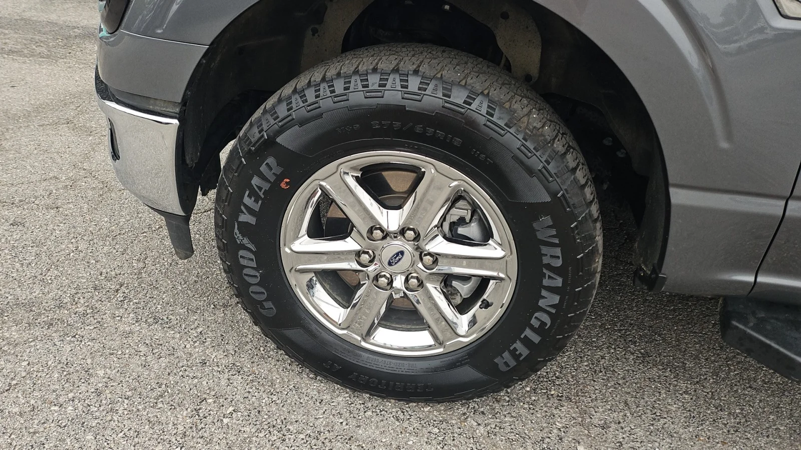 Used 2025 Light Blue Clearcoat Metallic Ford XLT 4WD image 9