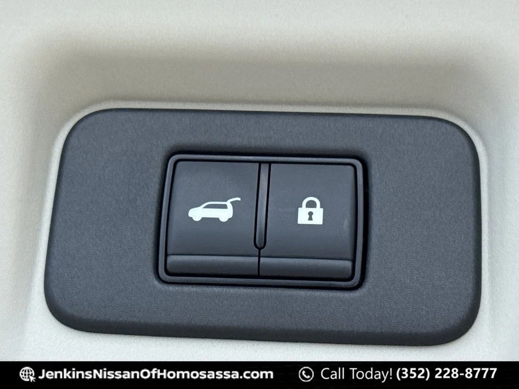 Used 2024 Gray Nissan EVOLVE+ e-4ORCE image 22