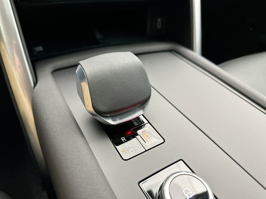New 2026 Fuji White Land Rover S image 12