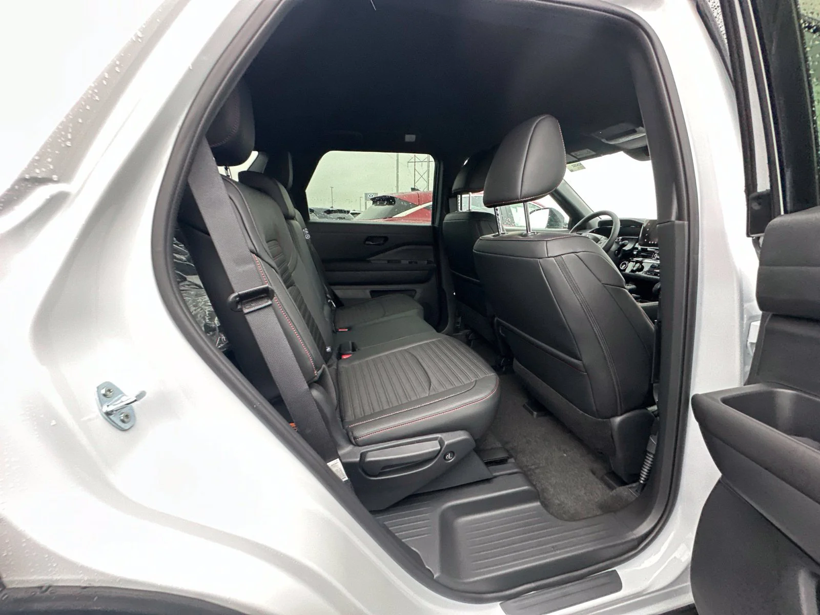 New 2026 Everest White Pearl TriCoat Nissan Rock Creek® image 31