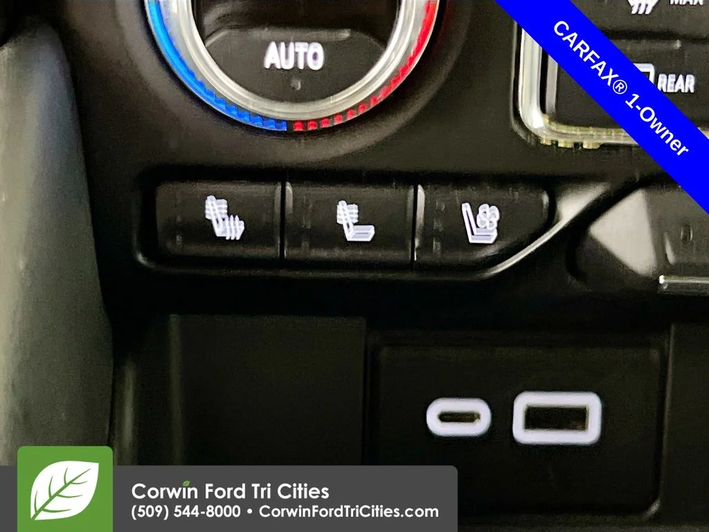 Used 2022 Summit White GMC AT4 image 26