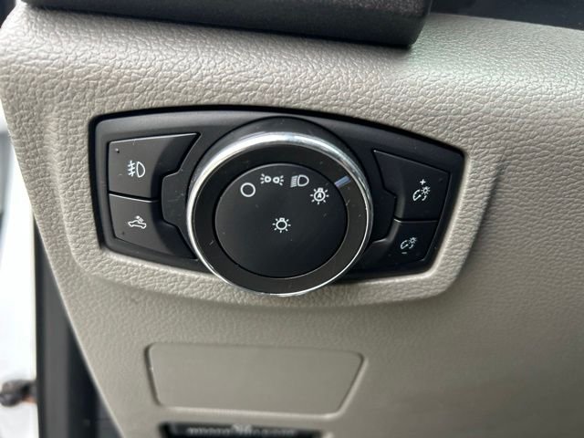 Used 2021 White Ford XL image 27
