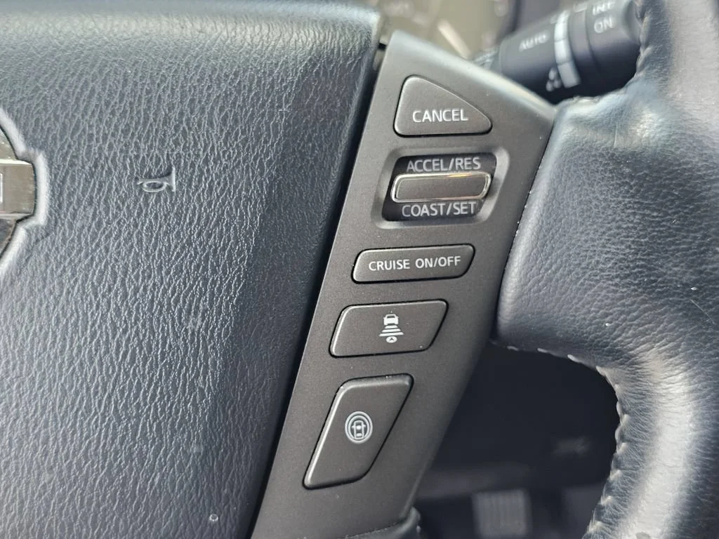 Used 2018 Gun Metallic Nissan SL image 22