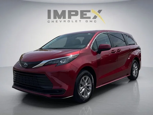 2025 Toyota Sienna LE