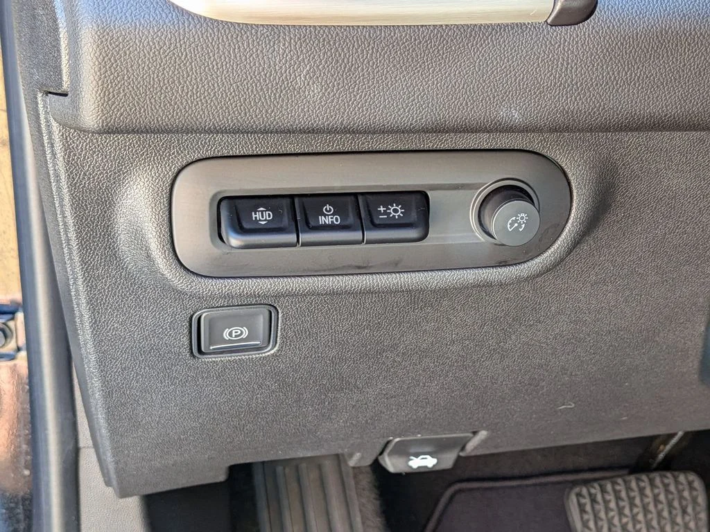 Used 2024 Black GMC Denali image 18