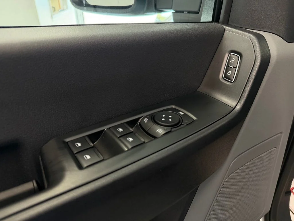 New 2027 Oxford White Ford F-250® XL image 10