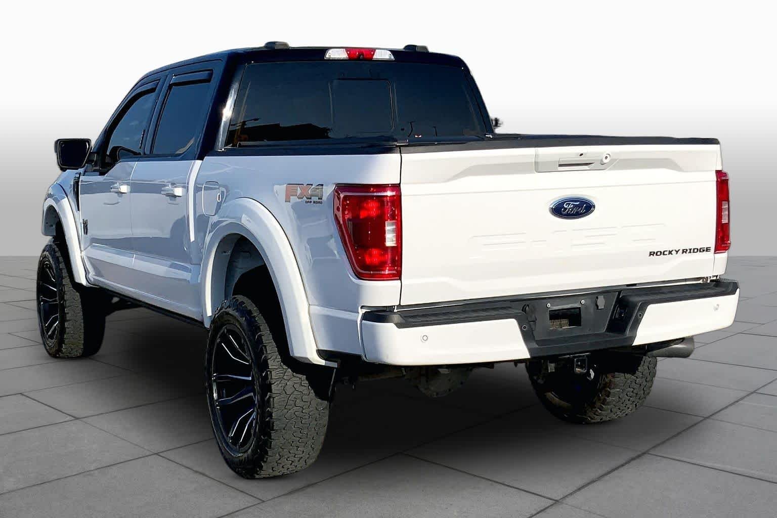 Used 2023 Oxford White Ford XLT image 12