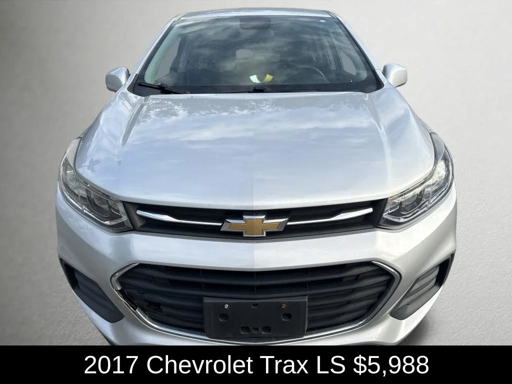 Used 2017 Silver Chevrolet LS image 7