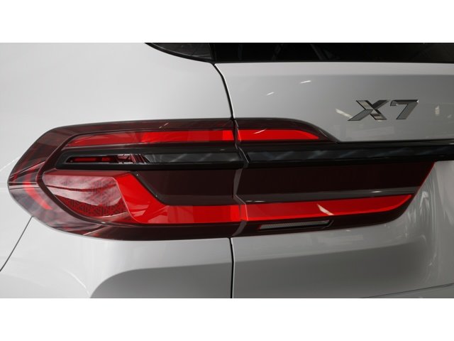 New 2027 Mineral White Metallic BMW xDrive40i image 8