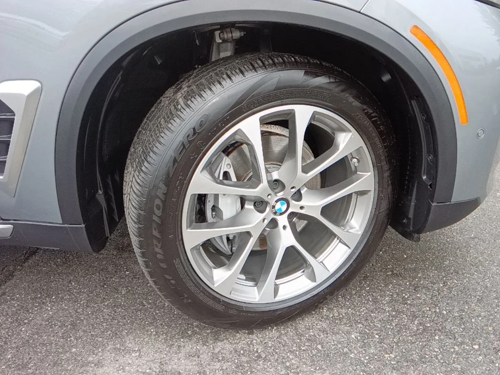Certified Used 2026 Skyscraper Grey Metallic BMW xDrive40i image 34