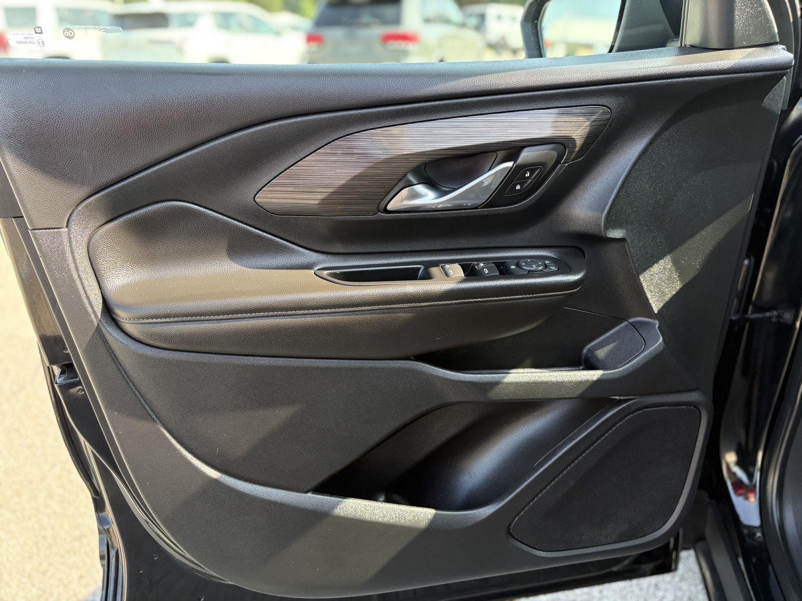Used 2020 Ebony Twilight Metallic GMC SLT image 27