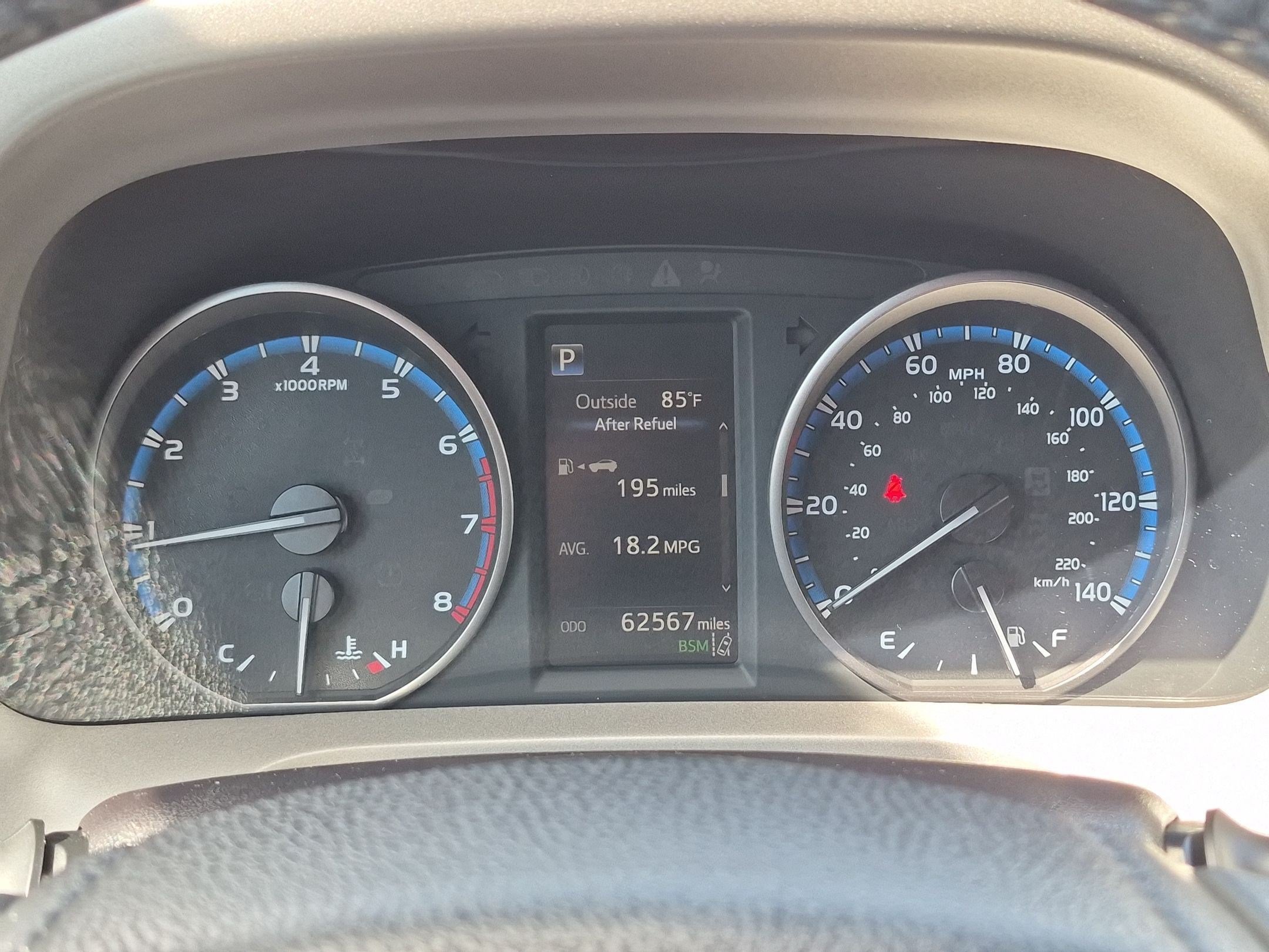 Used 2018 Super White Toyota XLE image 14