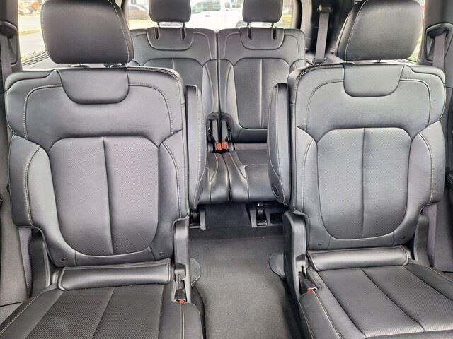 Used 2024 Baltic Gray Metallic Clearcoat Jeep Limited image 35