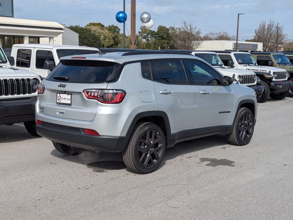 New 2026 Silver Zynith Metallic Clear-Coat Exterior Paint Jeep Latitude image 5