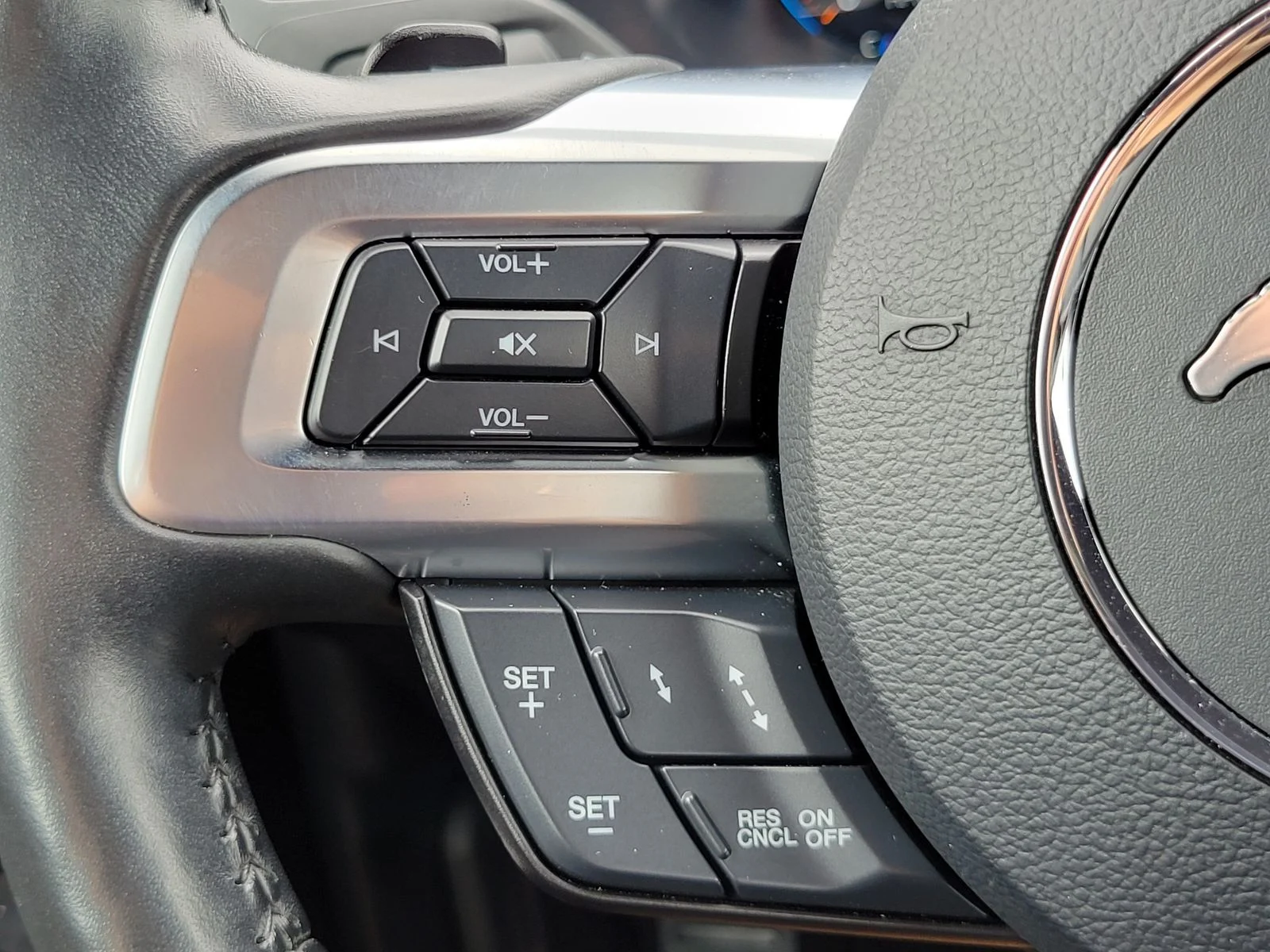 Used 2022 Oxford White Ford EcoBoost Premium image 17