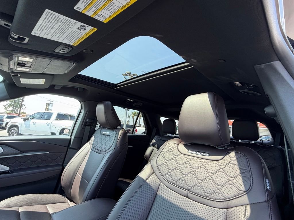 Used 2025 Black Ford Platinum image 24