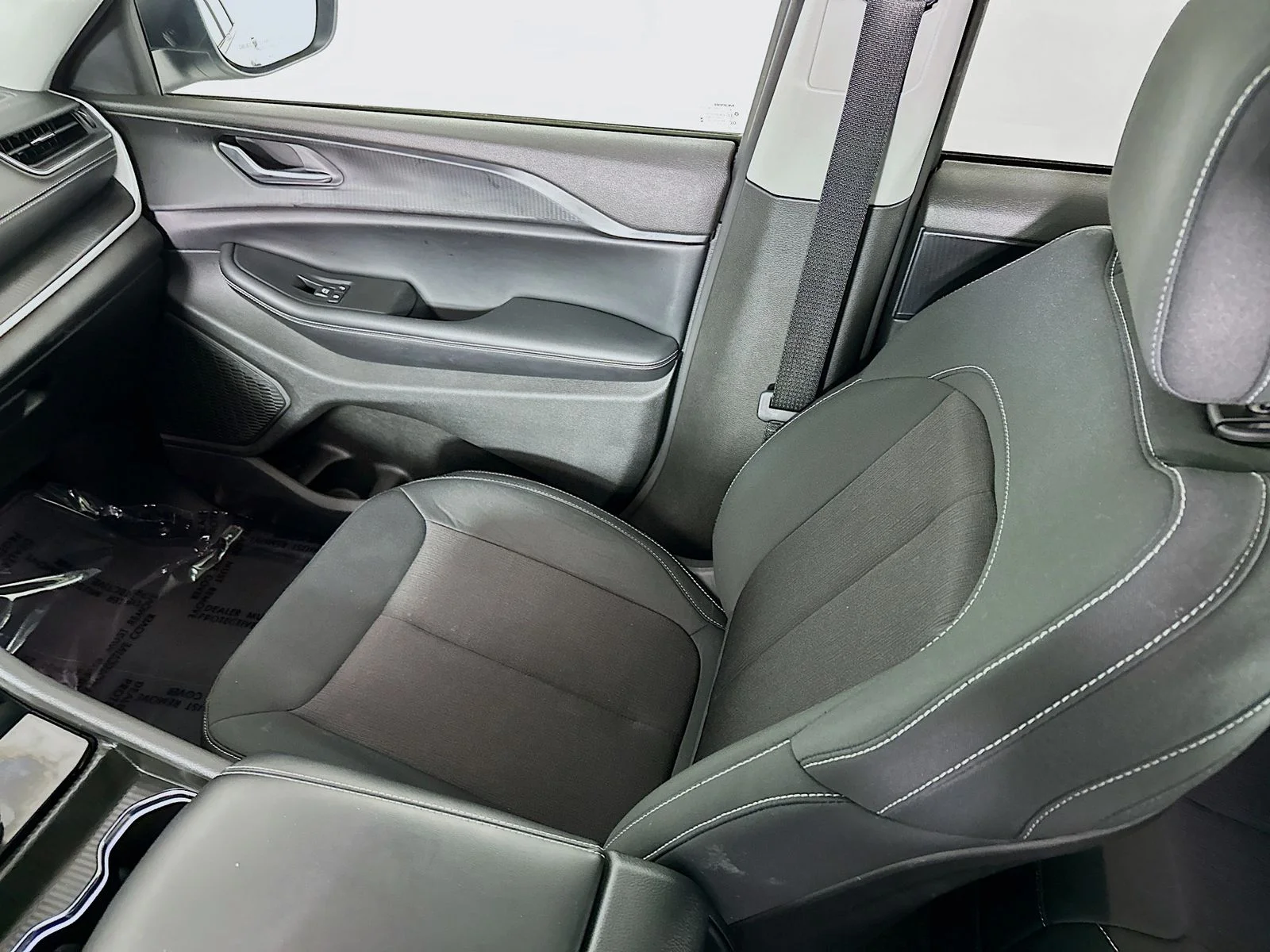 Used 2024 Silver Jeep Laredo X image 22