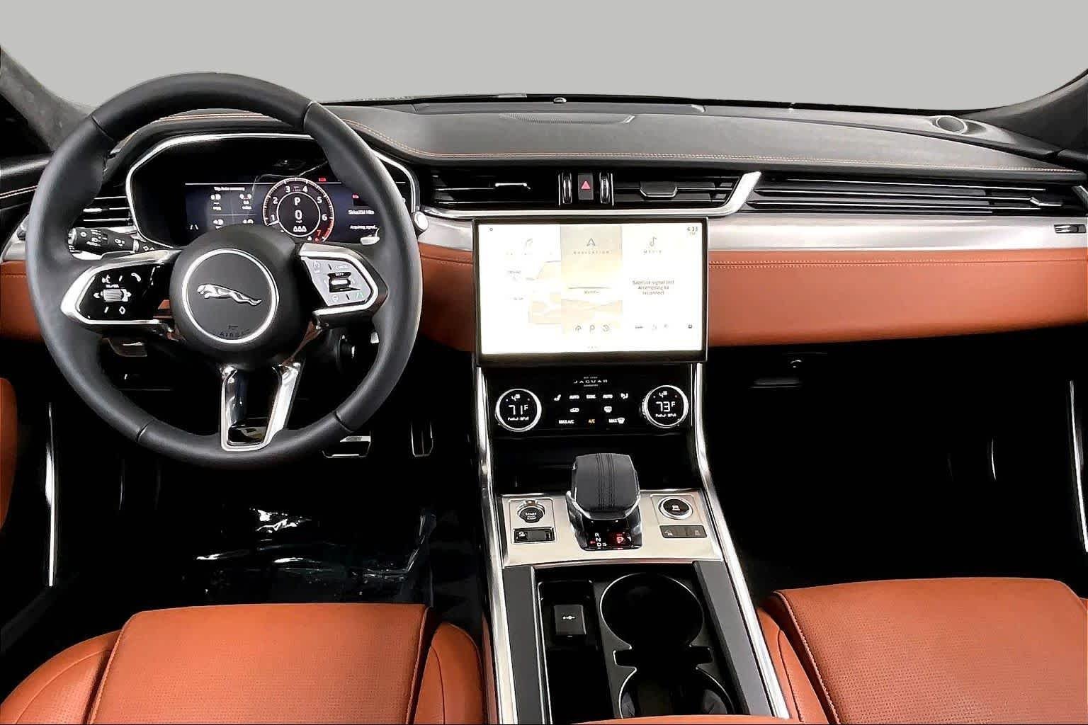 Used 2024 Santorini Black Metallic Jaguar R-Dynamic SE image 14