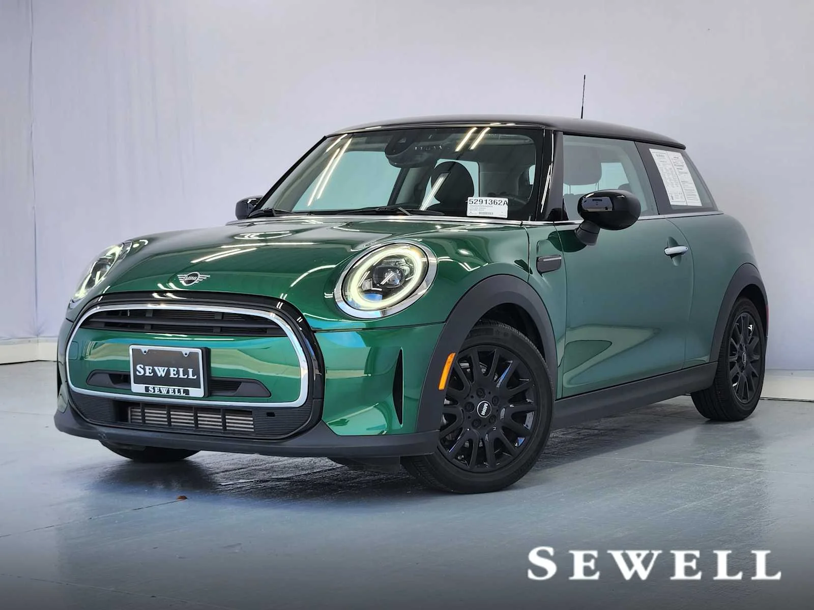 2024 MINI Hardtop Cooper's photo