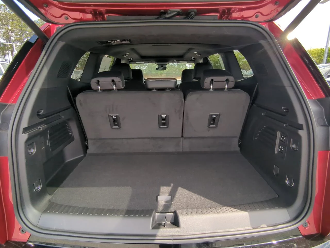 2026 GMC Acadia Denali Ultimate - Photo 13