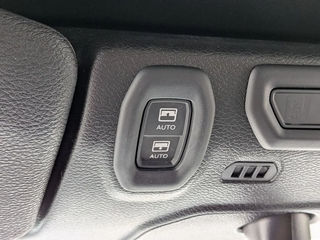 Used 2022 Black Jeep Unlimited Sahara image 21