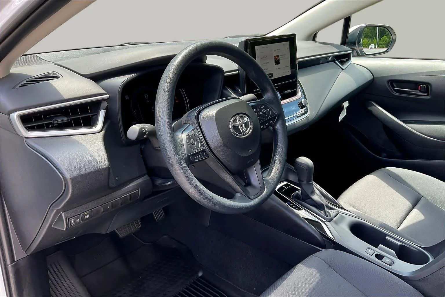 Used 2026 Ice Cap Toyota LE image 17