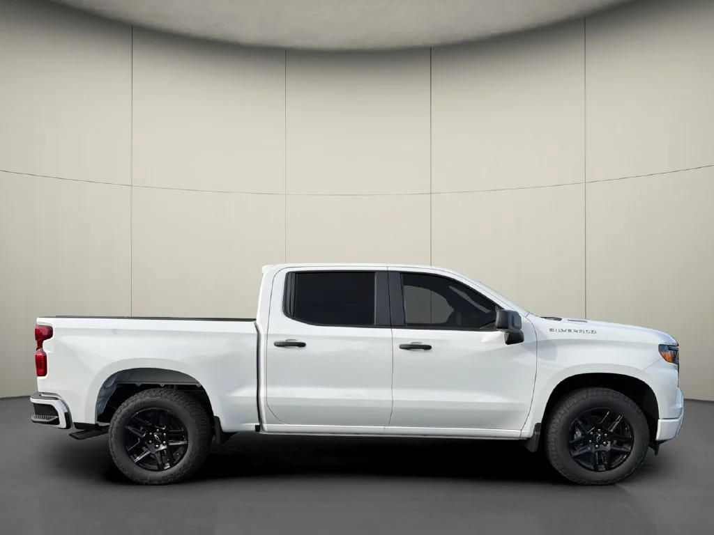 New 2026 Summit White Chevrolet Custom image 8