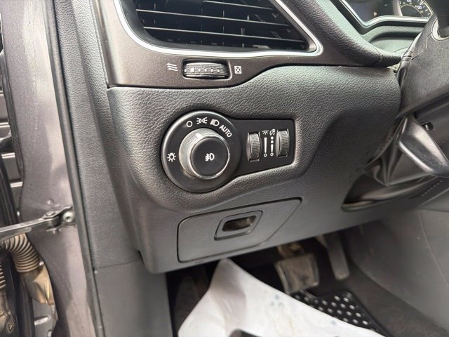 Used 2020 Gray Jeep Trailhawk image 15