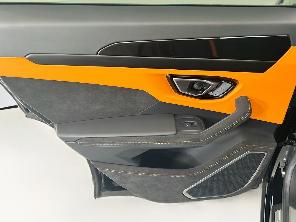 2023 Lamborghini Urus S - Photo 25