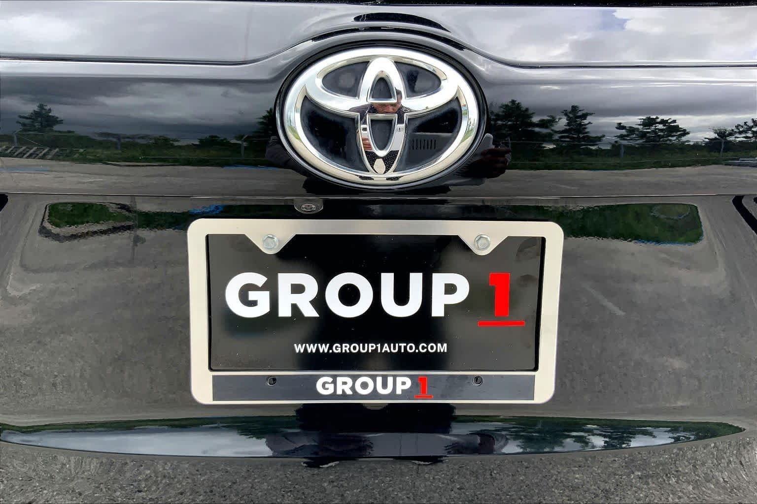 Used 2019 Midnight Black Metallic Toyota LE image 10