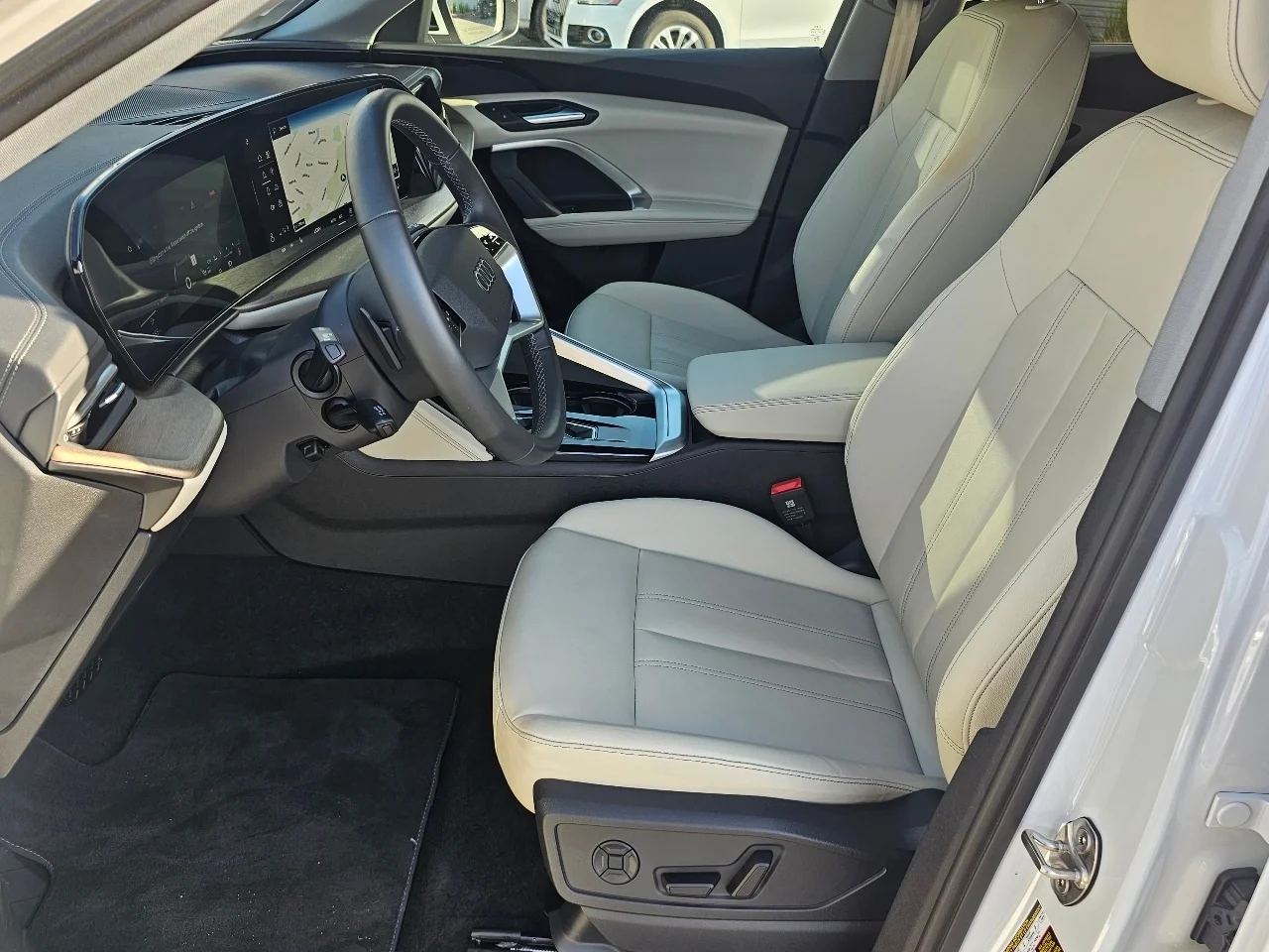 Used 2025 Glacier White Audi 2.0T Premium image 2